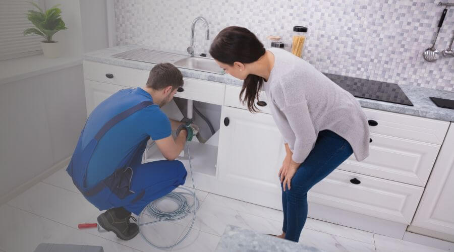 Expert burst pipe repair services in Hopkinton, IA
